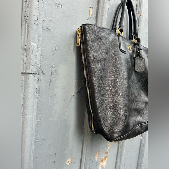 Prada Vitello Daino Zippy Shopping Bag Nero, 17.5” x 13.5” x 6” - Picture 7 of 16